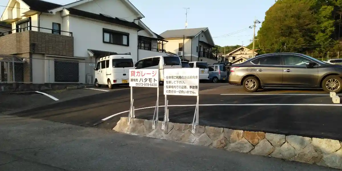 事故による看板・テントの修理・交換の施工例：駐車場の自立式看板完成