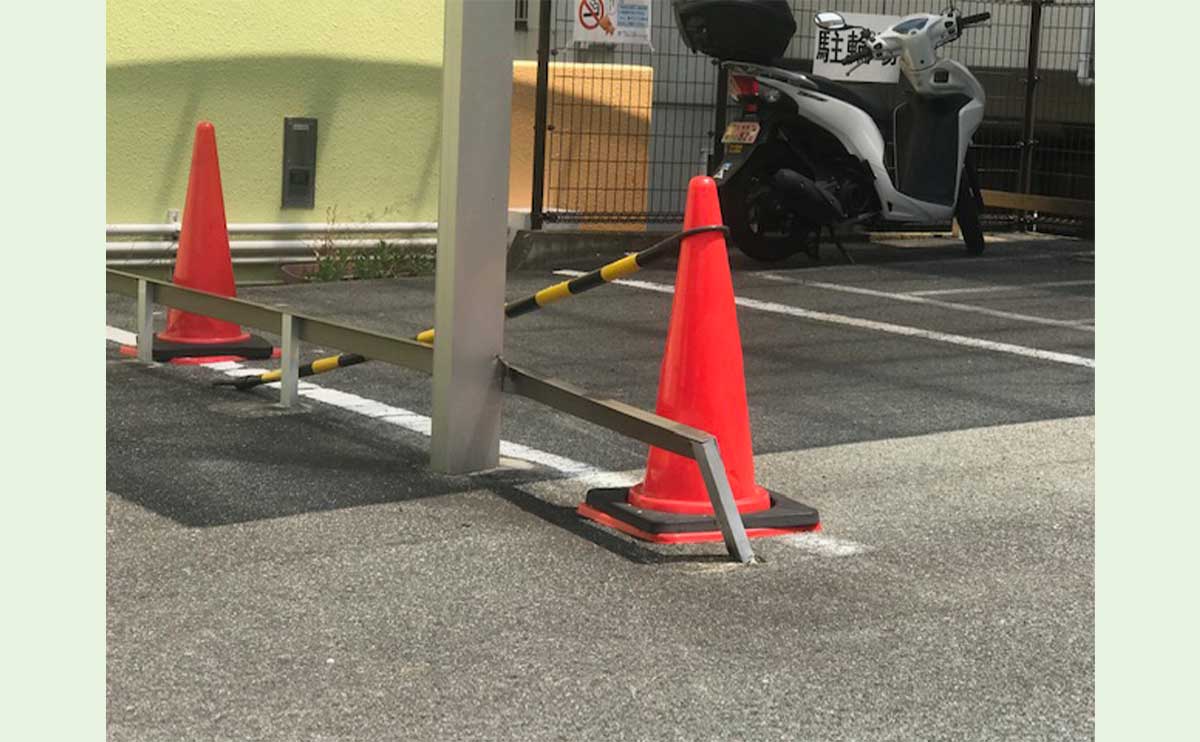 奈良県生駒郡 病院の駐車場のライン引き