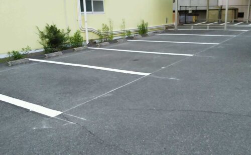 奈良県生駒郡 病院の駐車場のライン引き